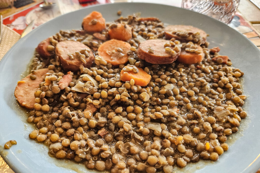 plat du jour saucisse lentilles